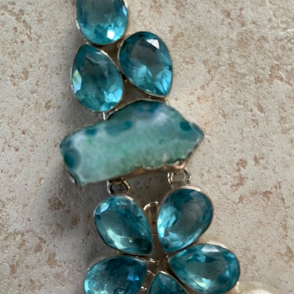 Gorgeous Sterling Silver custom made blue topaz necklace - Picture 3 of 14